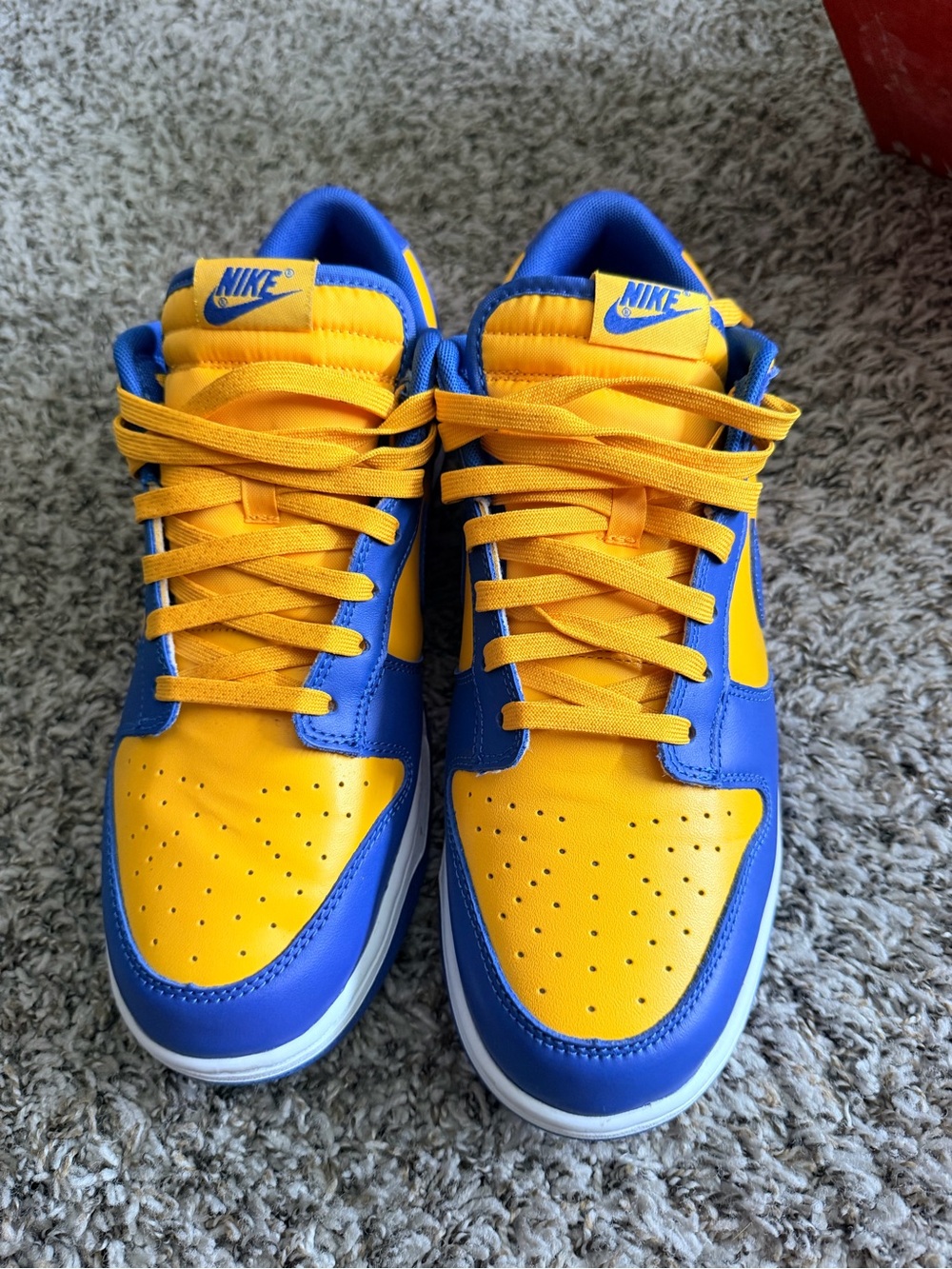 Nike Dunks Low-Top Sneaker in Blue & Gold - Picture 2 of 6